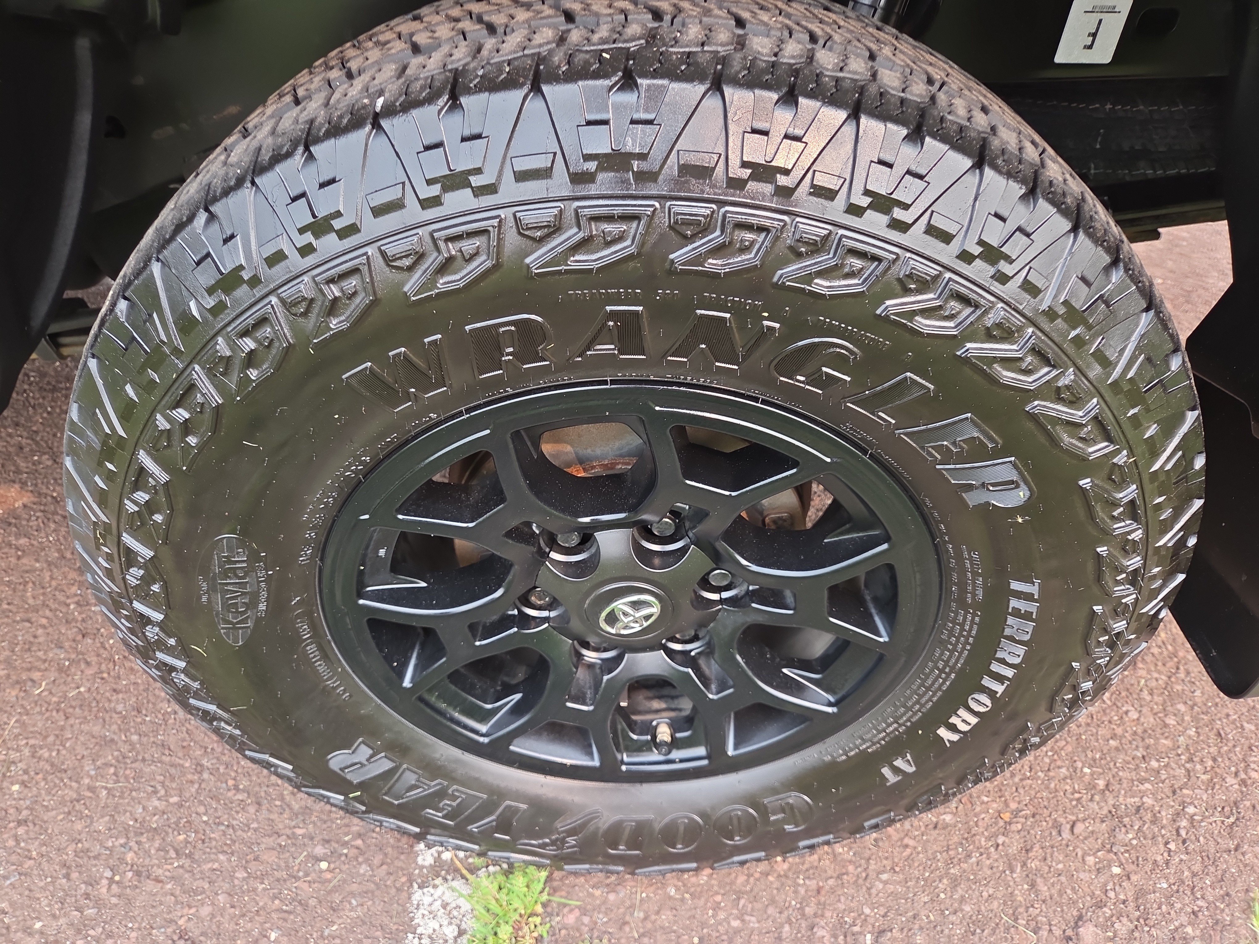 Certified 2020 Toyota Tacoma SR w/ SX Package AWD/4WD image 11