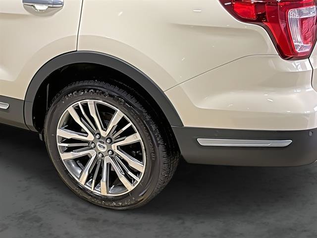 Used 2018 Ford Explorer Platinum AWD/4WD image 11
