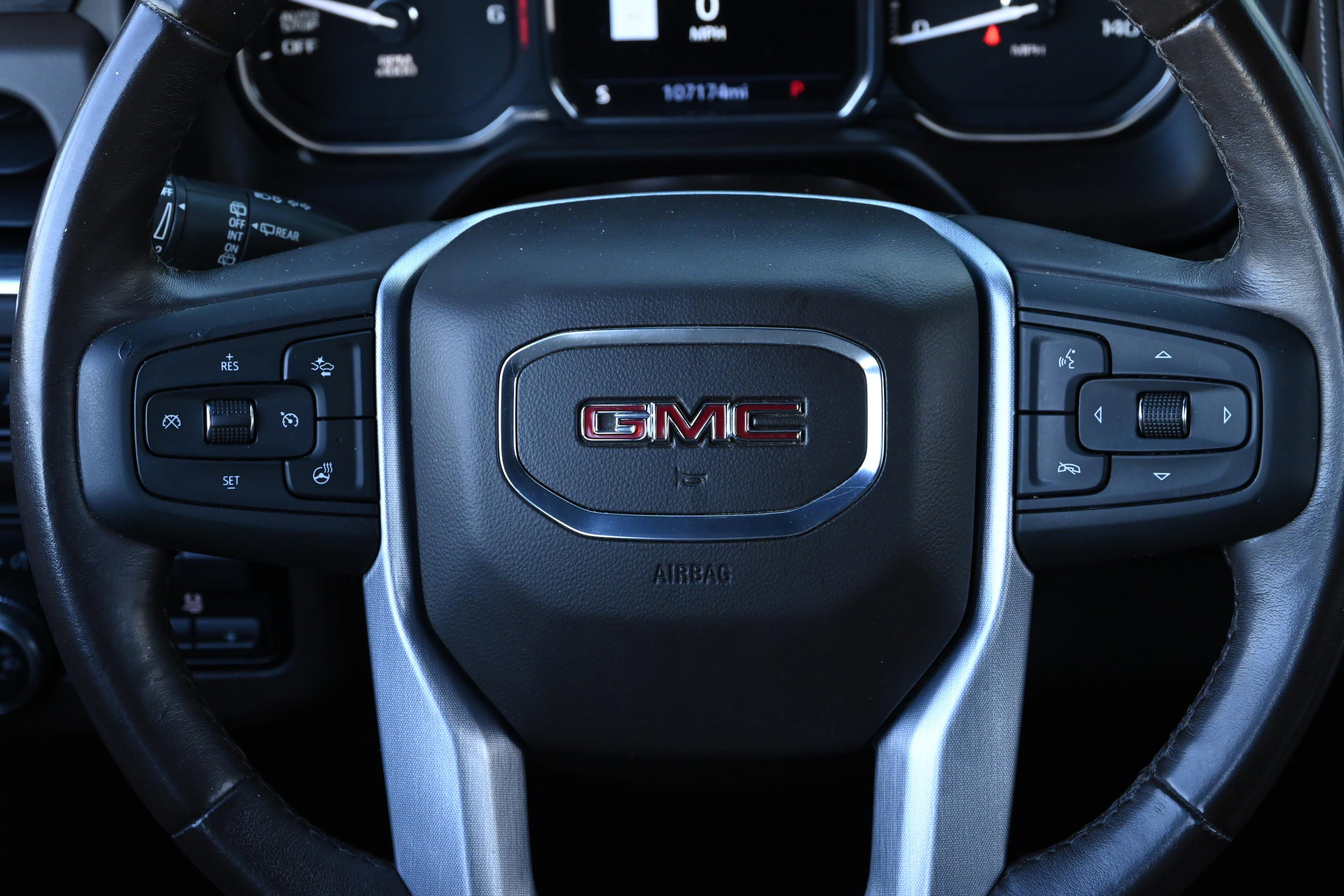 Used 2021 GMC Yukon SLT w/ SLT Premium Package image 32