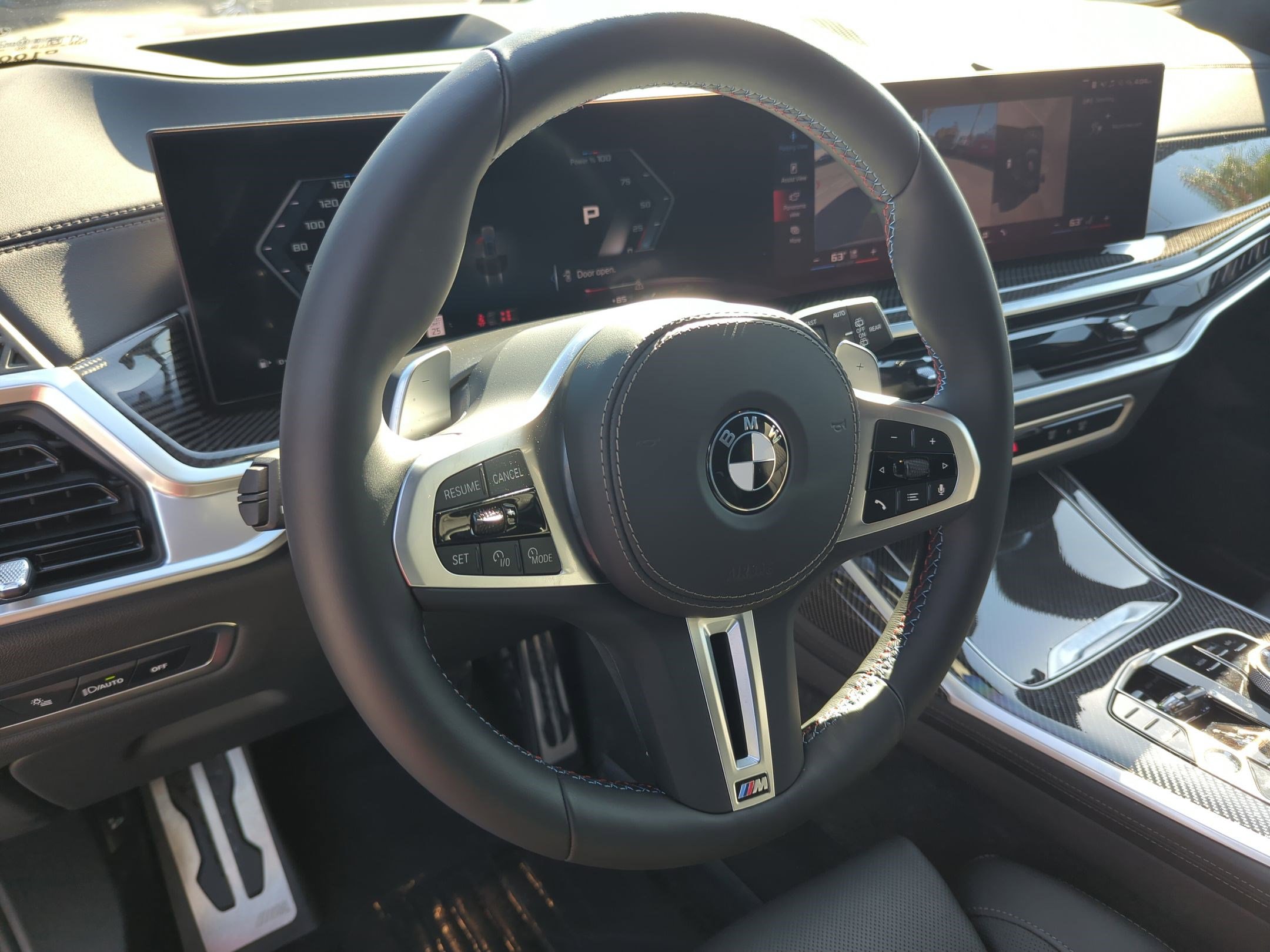 Used 2025 BMW X7 M60i w/ Executive Package image 18