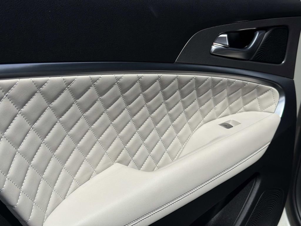 Used 2025 Genesis G70 3.3T Advanced w/ Sport Prestige Package RWD image 19