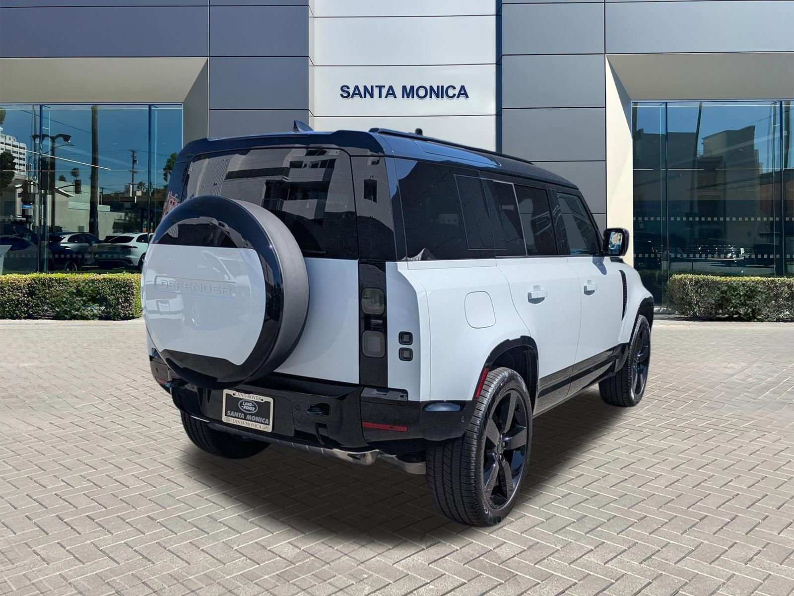 New 2026 Land Rover Defender 110 X-Dynamic SE AWD/4WD image 5