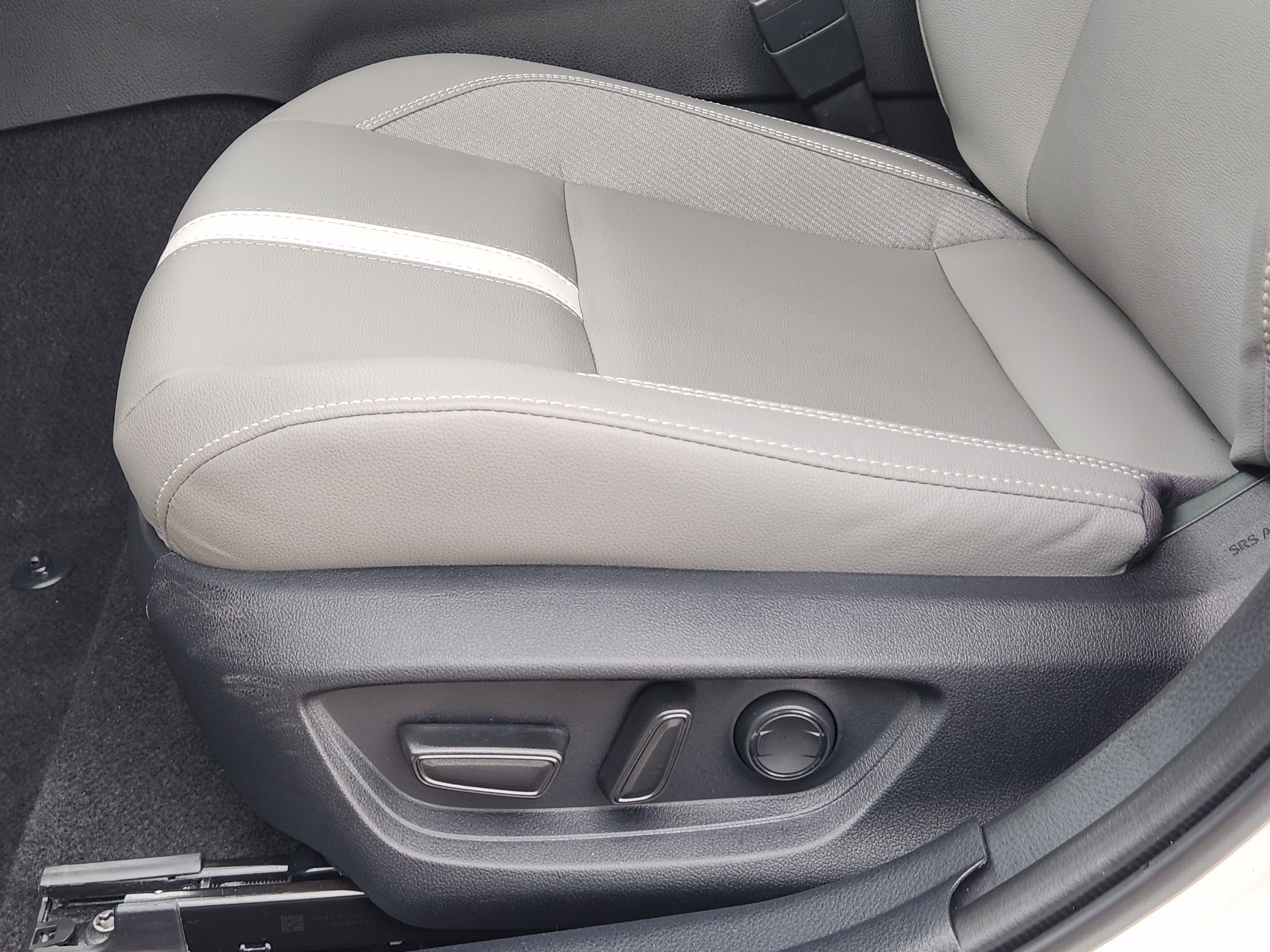 Used 2025 Toyota Camry SE w/ Multimedia Upgrade Package image 26