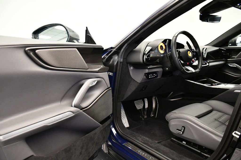 Used 2023 Ferrari Purosangue image 40