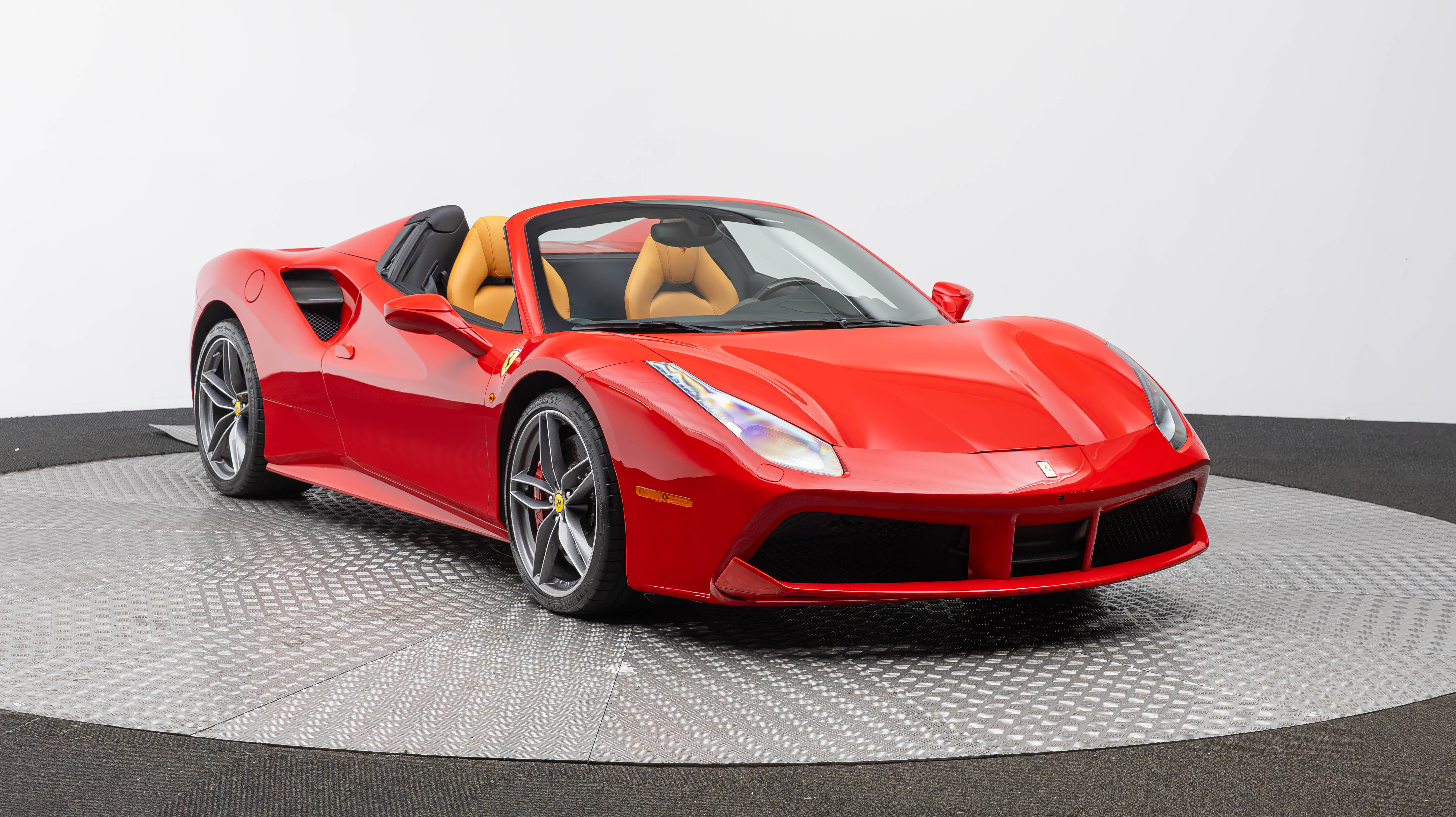 Certified 2019 Ferrari 488 Spider RWD image 11