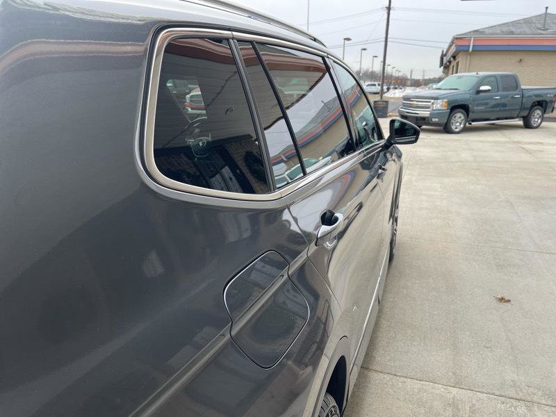 Used 2021 Volkswagen Tiguan SEL Premium R-Line image 10