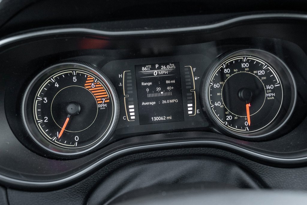 Used 2019 Jeep Cherokee Latitude Plus w/ Comfort/Convenience Group image 20