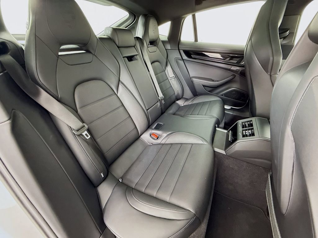 Certified 2025 Porsche Panamera 4 image 30