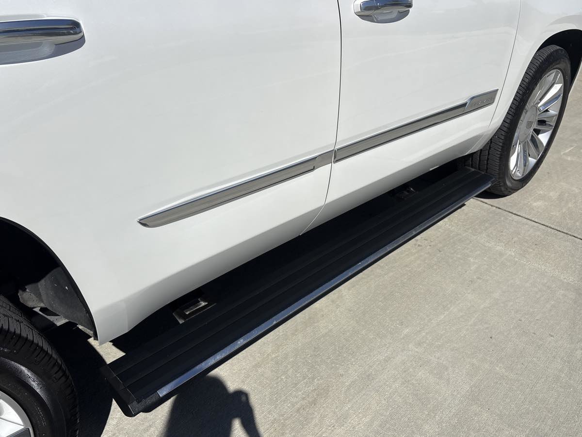 Used 2016 Cadillac Escalade Platinum image 9