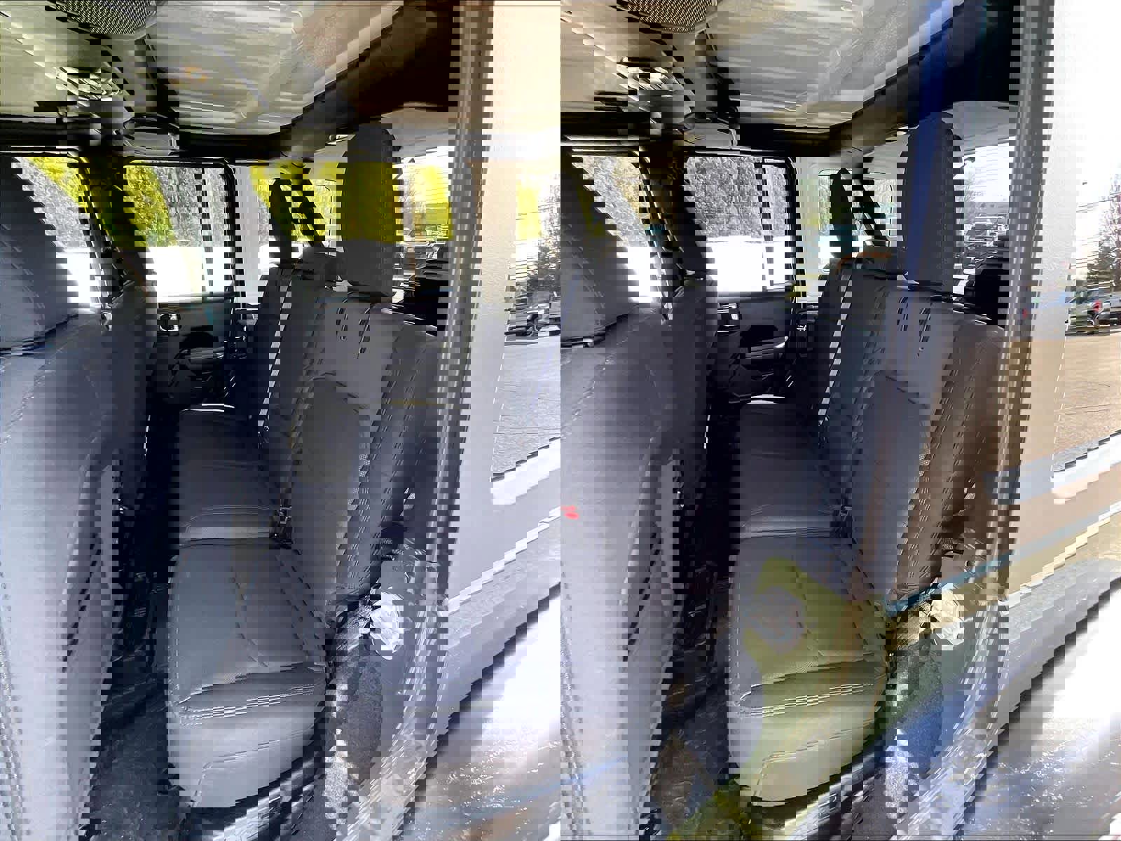 Used 2023 Jeep Wrangler Unlimited w/ Cold Weather Group image 15