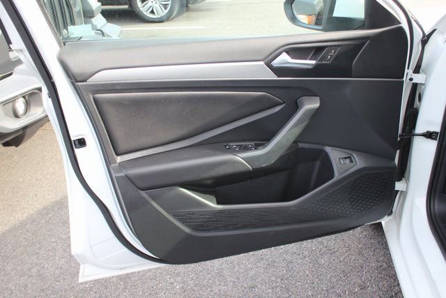 Used 2019 Volkswagen Jetta S w/ Driver Assistance Package image 17
