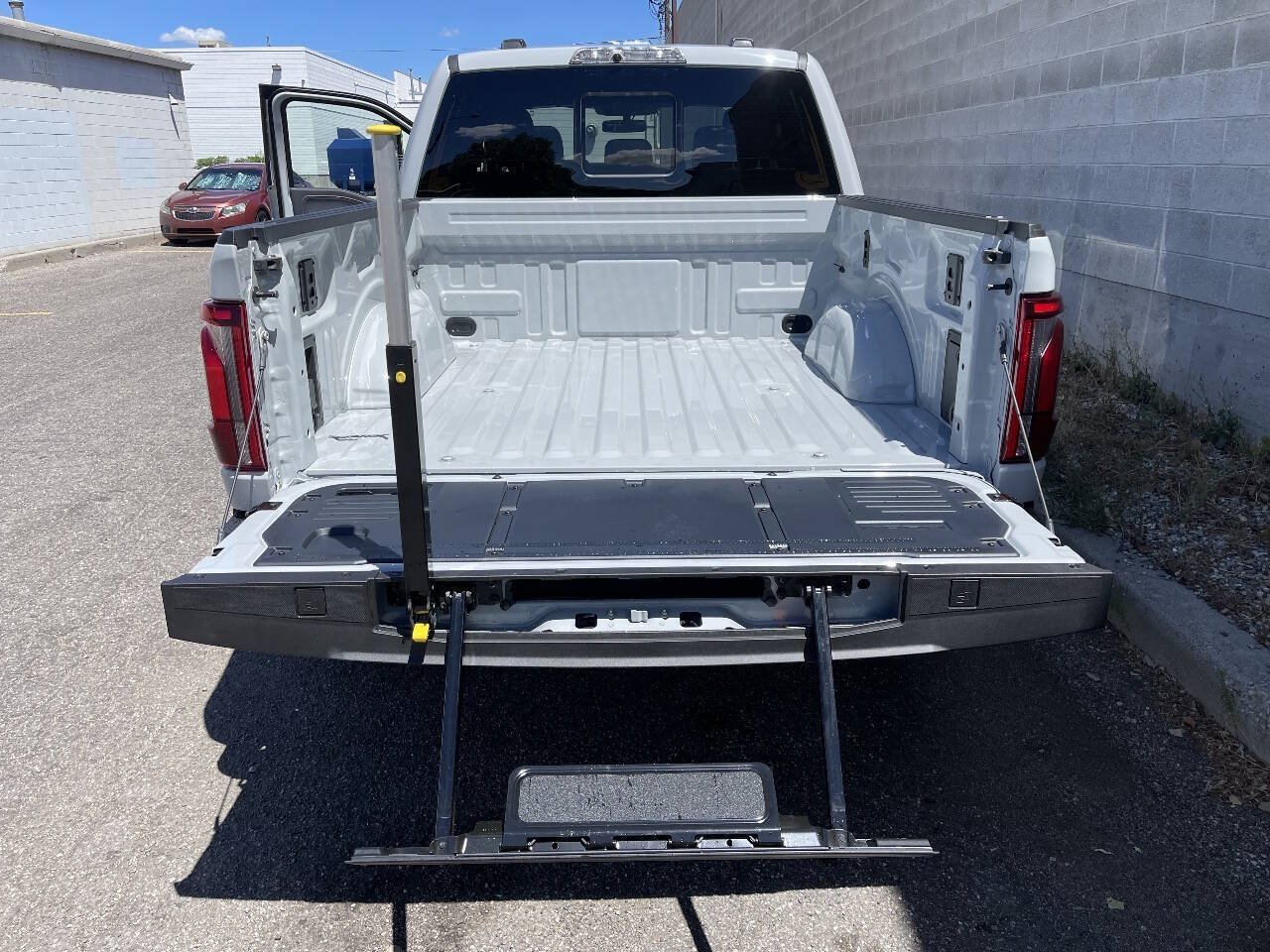 Used 2026 Ford F150 Raptor AWD/4WD image 19