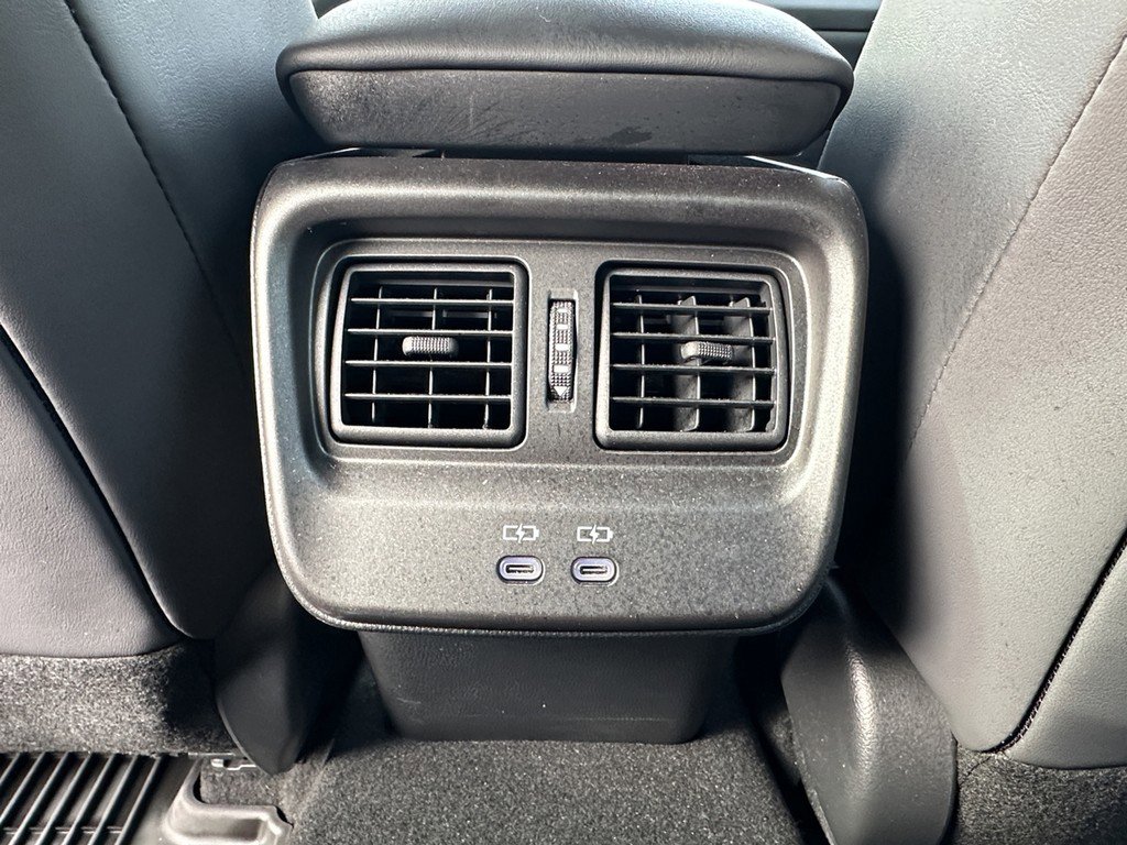 Used 2023 Toyota Crown image 11