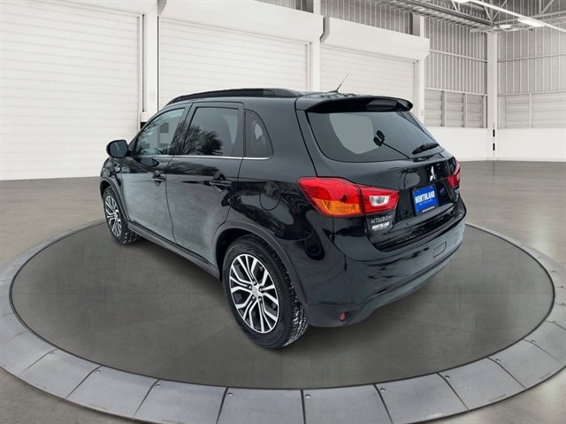 Used 2016 Mitsubishi Outlander Sport SEL image 2