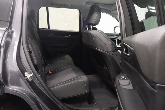 Used 2023 Jeep Grand Cherokee Laredo image 15