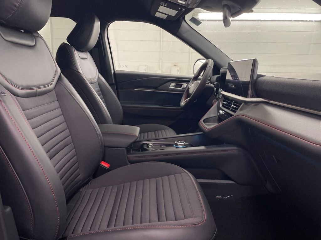 New 2026 Ford Explorer ST-Line w/ ST-Line Street Pack image 28