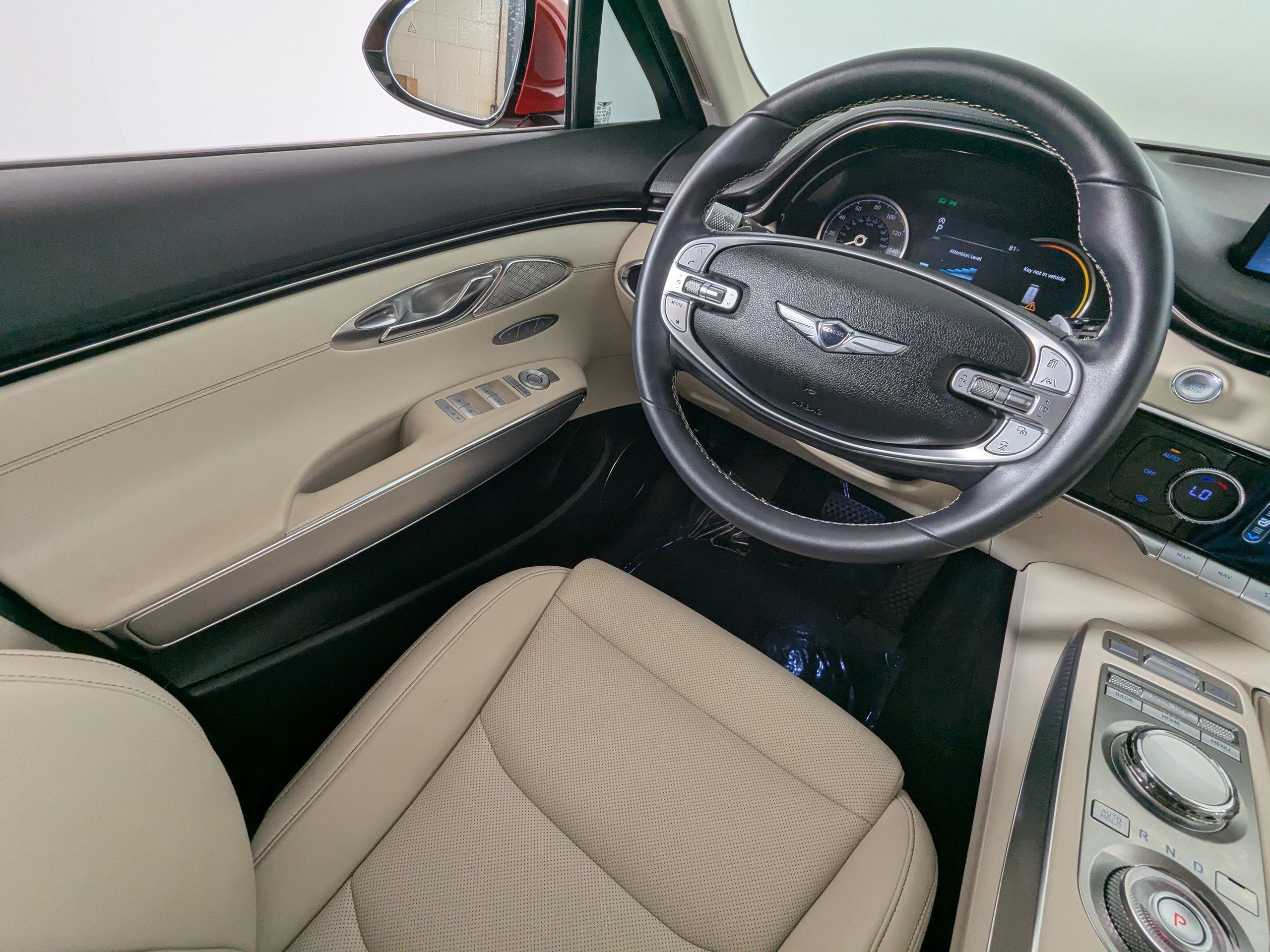 Used 2023 Genesis GV70 2.5T w/ Select Package AWD/4WD image 10