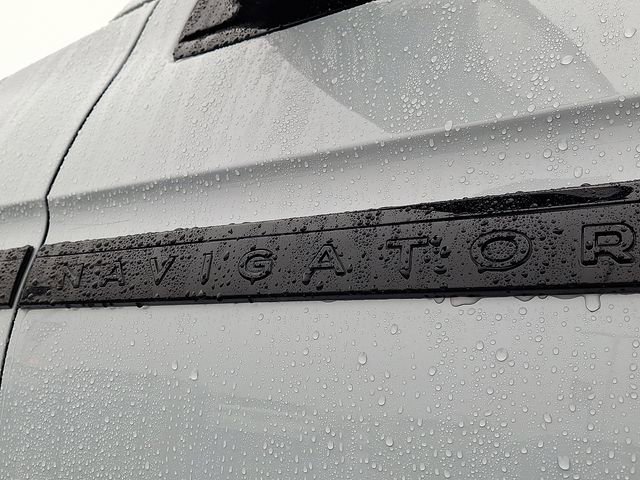 New 2025 Lincoln Navigator L Reserve w/ Jet Appearance Package image 10