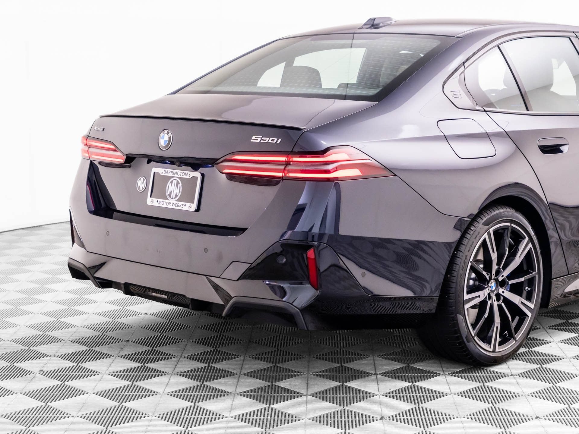 Used 2024 BMW 530i xDrive w/ M Sport Package AWD/4WD image 39