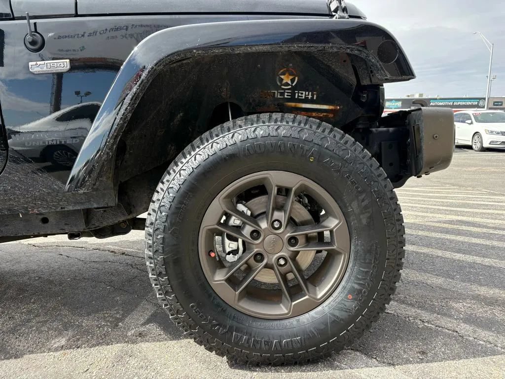 Used 2017 Jeep Wrangler Unlimited Sahara AWD/4WD image 23