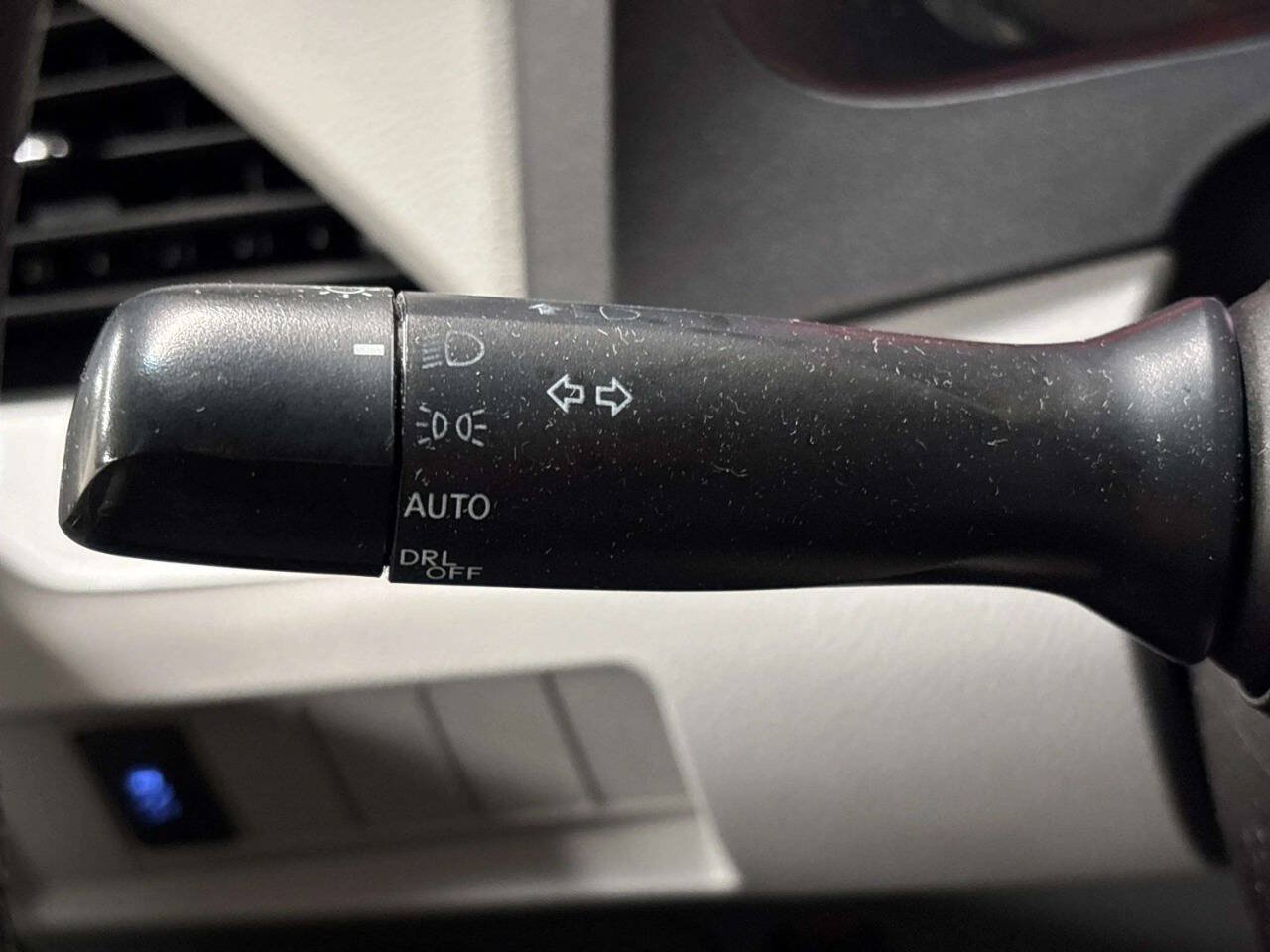 Used 2015 Toyota Sienna LE FWD image 35