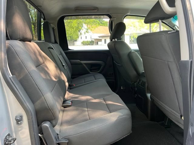 Used 2015 Nissan Titan SV w/ SV Value Truck Package AWD/4WD image 18