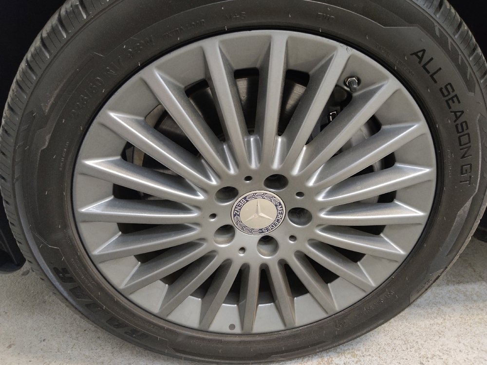 Used 2015 Mercedes-Benz C 300 4MATIC Sedan w/ Driver Assistance Package image 31