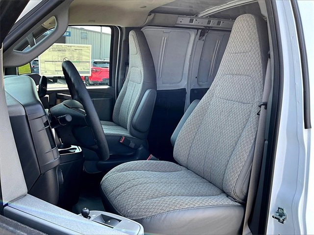 New 2025 Chevrolet Express 3500 Extended w/ Driver Convenience Package image 9