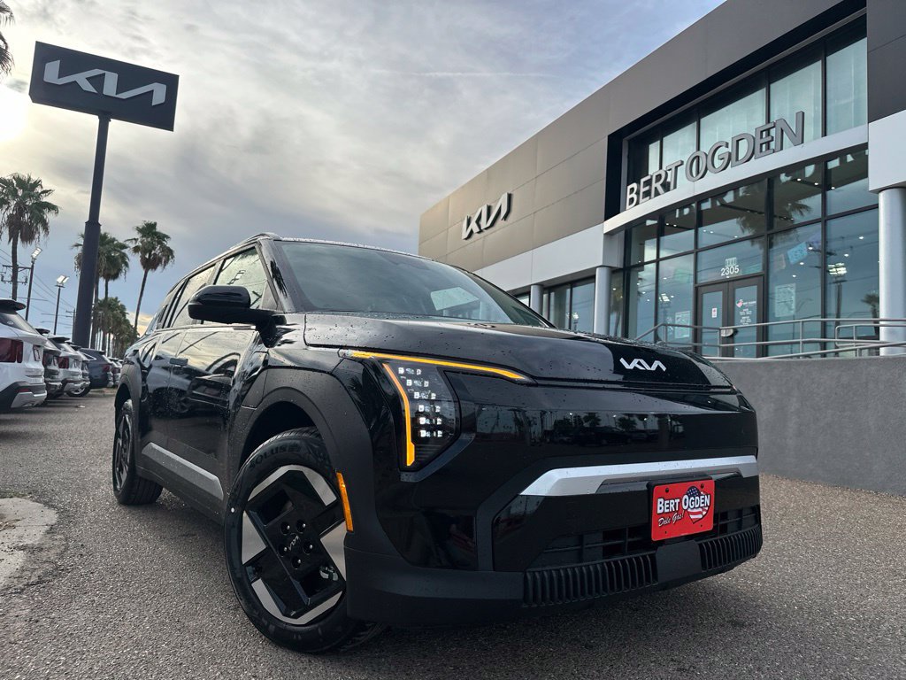 New 2027 Kia EV3 Wind FWD image 1
