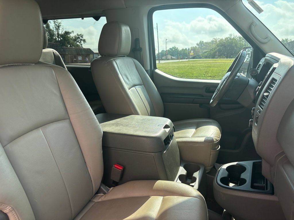 Used 2019 Nissan NV 3500 SL RWD image 25