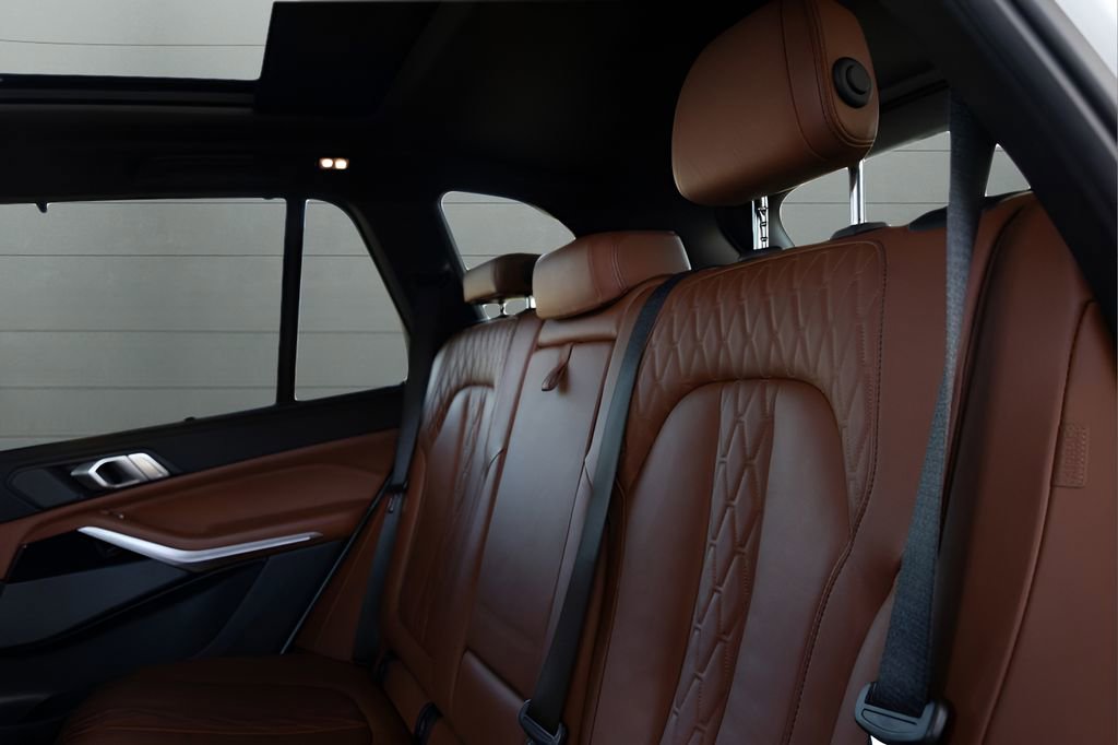 Used 2022 BMW X5 M50i w/ Executive Package AWD/4WD image 57