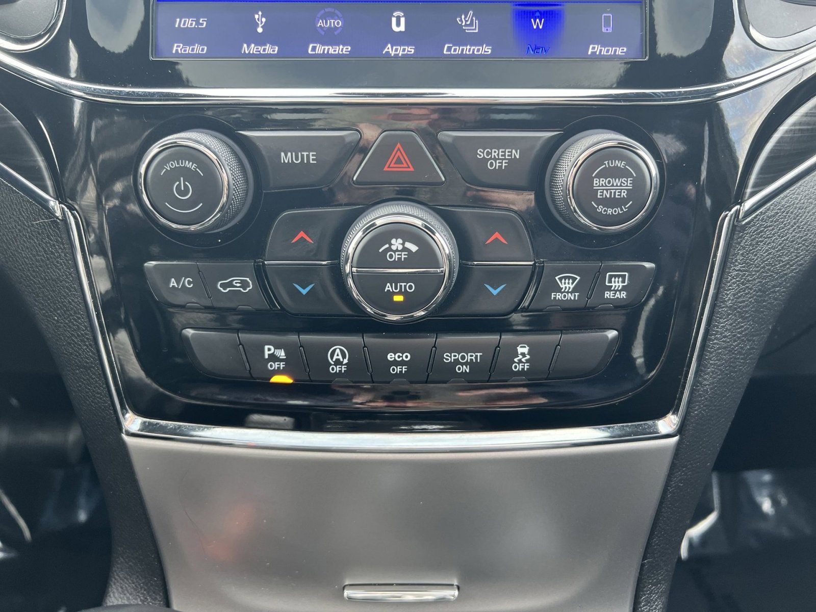 Used 2019 Jeep Grand Cherokee Limited w/ Luxury Group II image 21