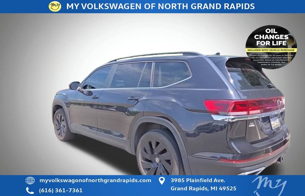 Used 2024 Volkswagen Atlas SE w/ Panoramic Sunroof Package AWD/4WD image 7