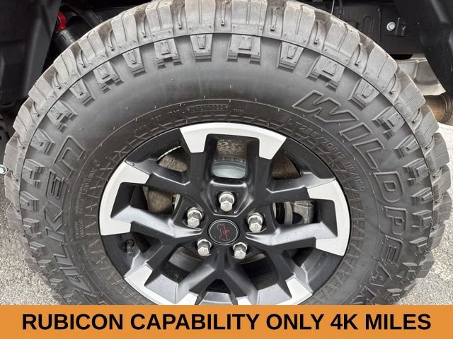 Used 2025 Jeep Gladiator Rubicon w/ Technology Group AWD/4WD image 11