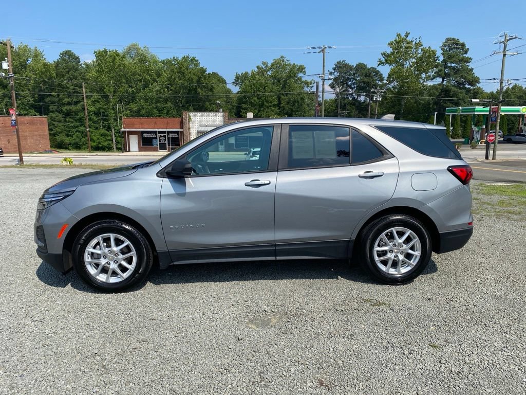 Used 2024 Chevrolet Equinox LS w/ LS Convenience Package FWD image 6