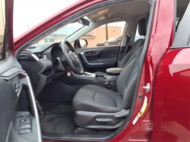 Used 2019 Toyota RAV4 LE image 13