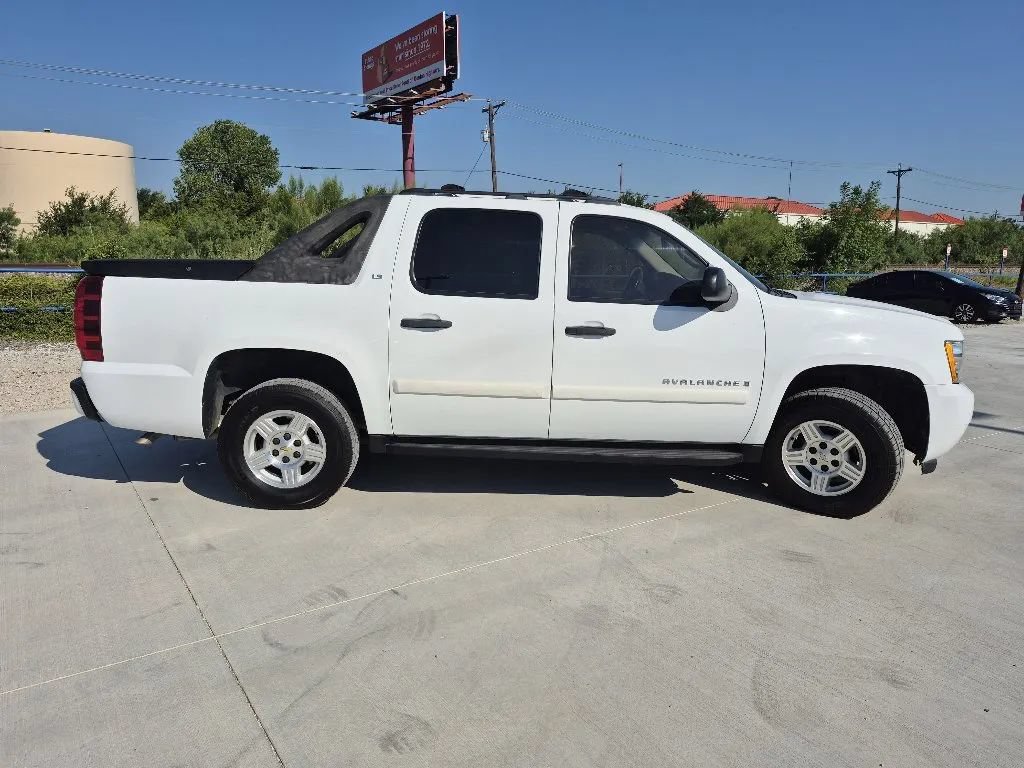 Used 2007 Chevrolet Avalanche LS RWD image 5
