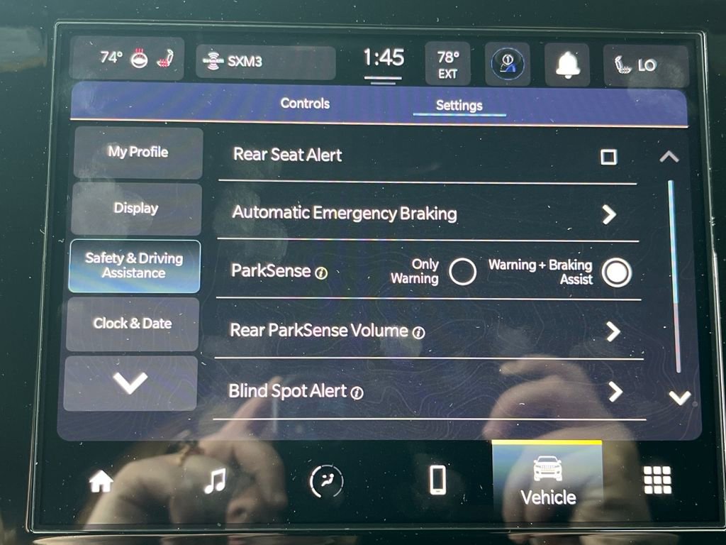 New 2025 Jeep Grand Cherokee Altitude image 15