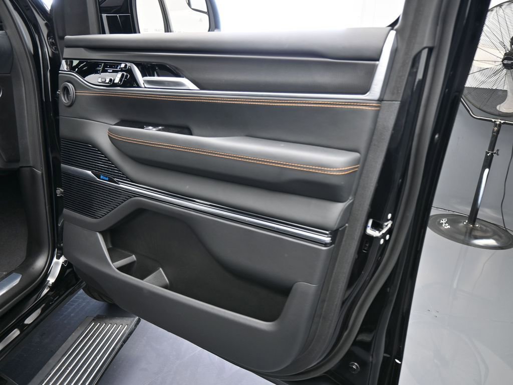 Used 2024 Jeep Grand Wagoneer Series III w/ Quick Order Packagew 28T image 64