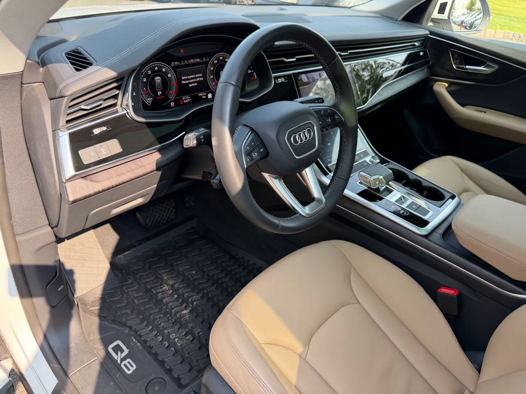 Used 2025 Audi Q8 Premium w/ Convenience Package AWD/4WD image 16