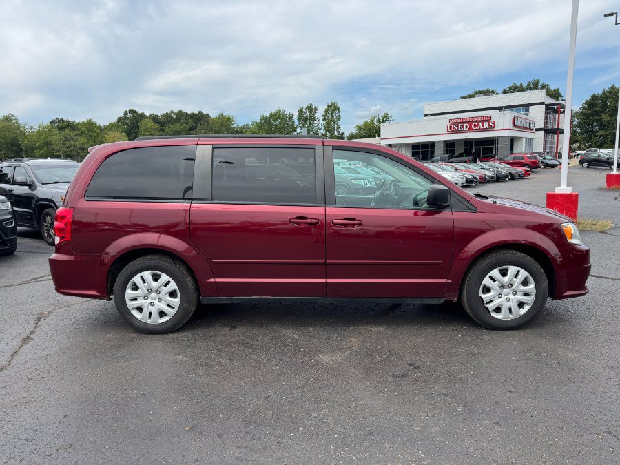 Used 2017 Dodge Grand Caravan SXT w/ Quick Order Package 29G SXT FWD image 6