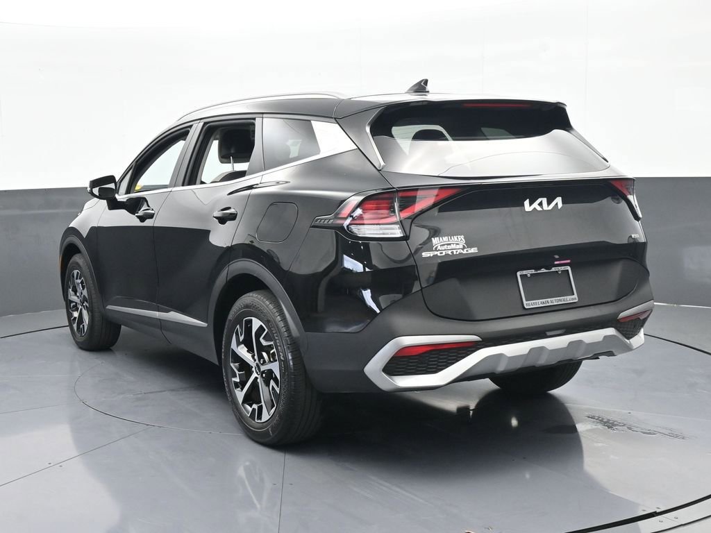 Used 2024 Kia Sportage EX image 4