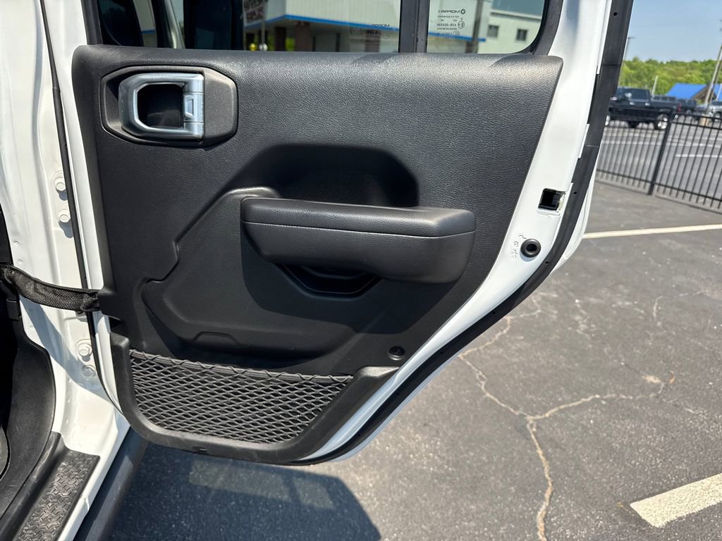 Used 2021 Jeep Gladiator Sport AWD/4WD image 17