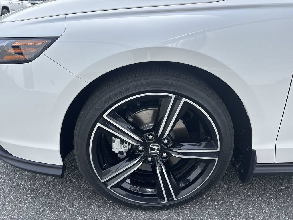 Used 2025 Honda Accord Sport image 19