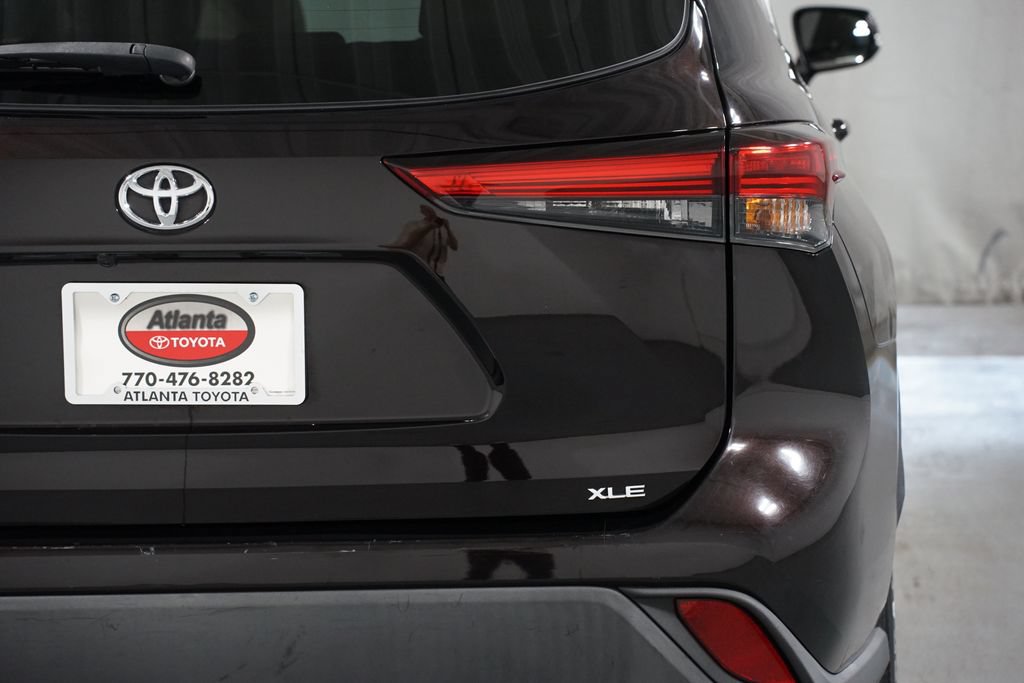 Certified 2021 Toyota Highlander XLE FWD image 10