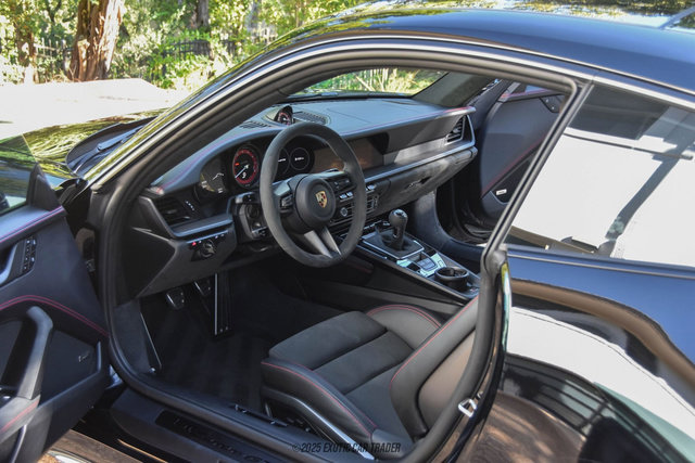 Used 2024 Porsche 911 Carrera GTS image 17