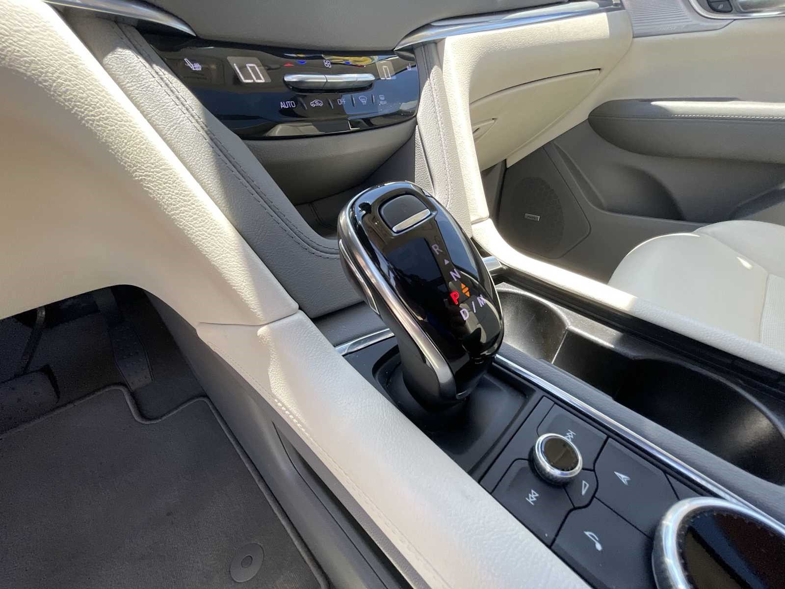 Certified 2025 Cadillac XT5 Premium Luxury AWD/4WD image 17