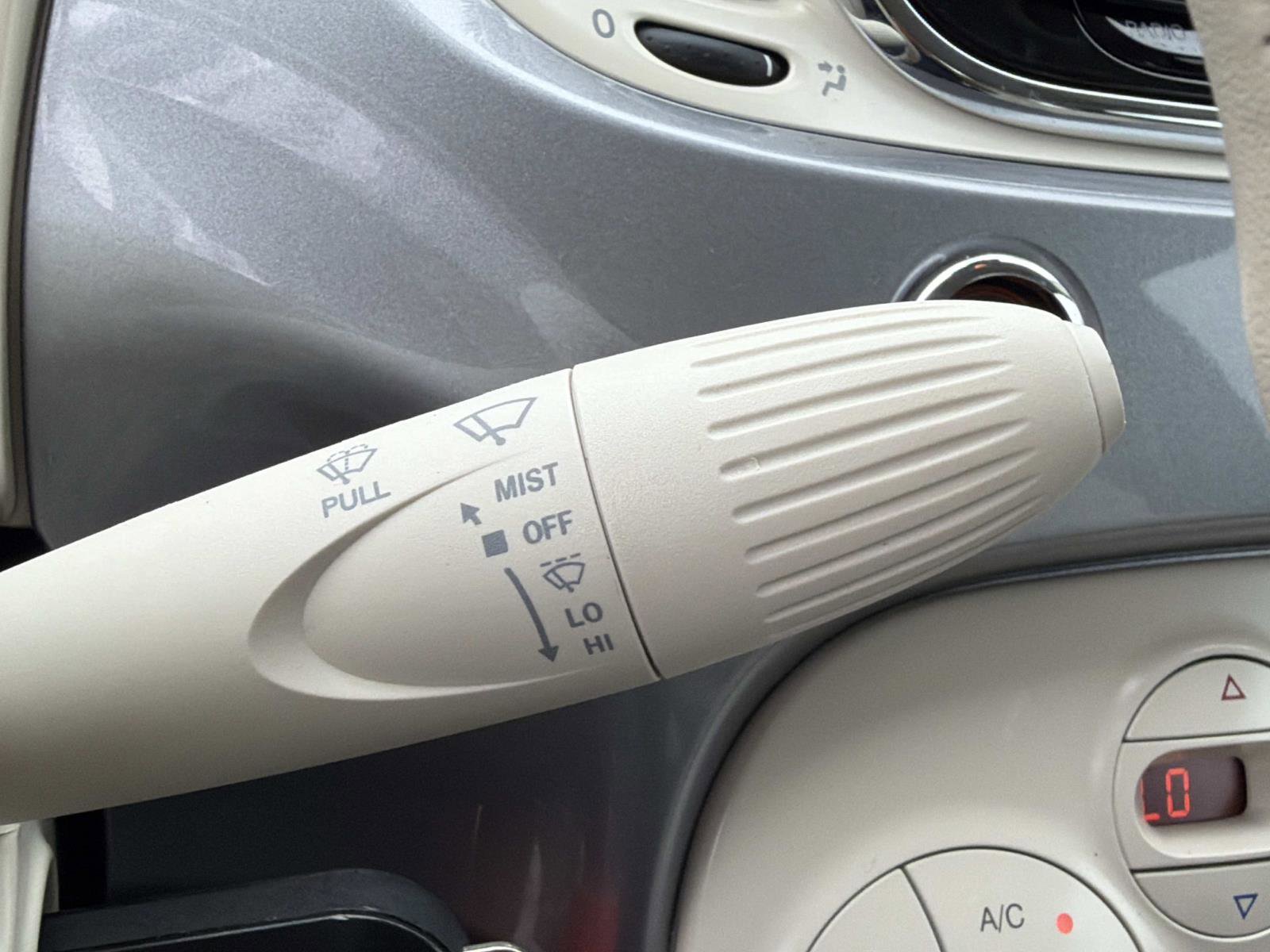 Used 2018 FIAT 500 Lounge FWD image 28