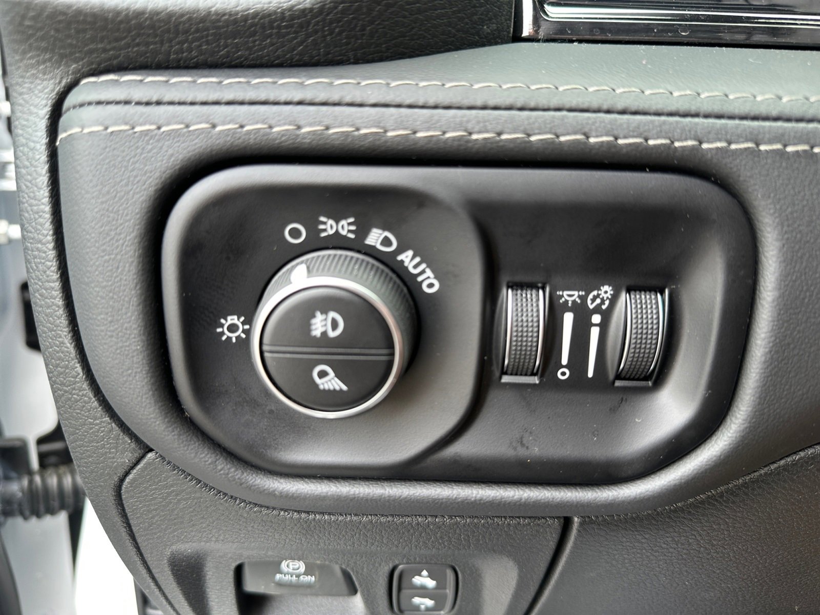 New 2025 RAM 1500 Limited image 24