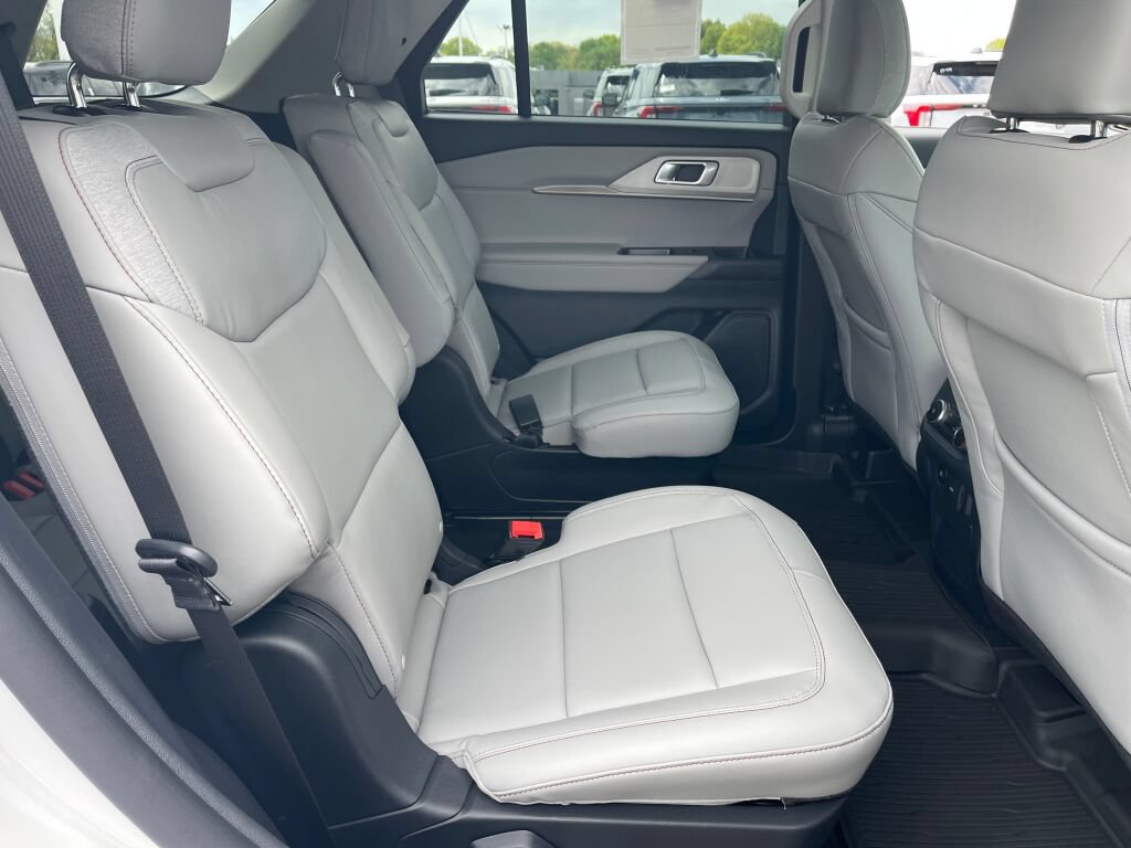 New 2026 Ford Explorer Active w/ Active Comfort Package AWD/4WD image 23